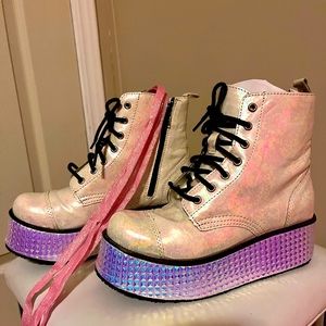 T.U.K. X Dolls Kill
MILKYWAY OIL SLICKK PLATFORM BOOTS size 7
